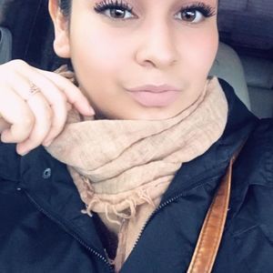 Meet your Posher, Mona